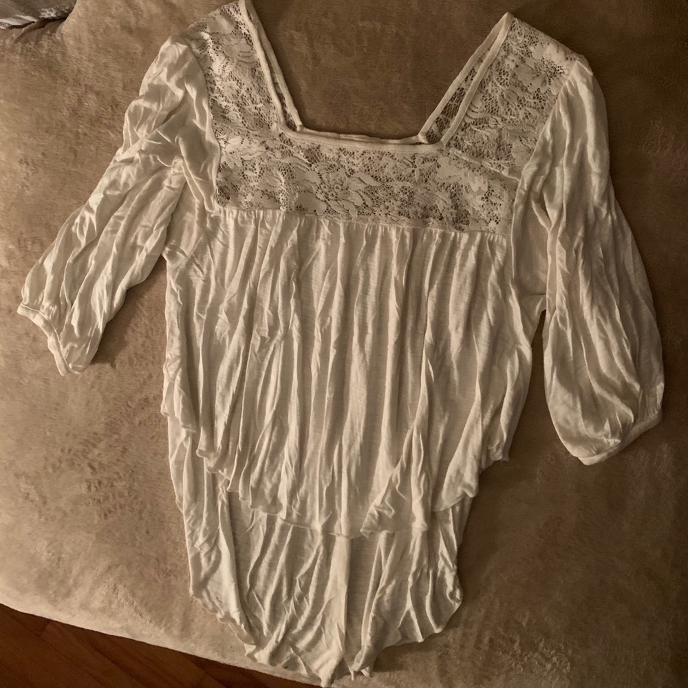 Square neck, crop front long back